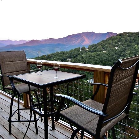 Million Dollar Views! 4 Bedroom, Sleeps 9, Close To National Park And 5 Mi To Gatlinburg! Eksteriør billede